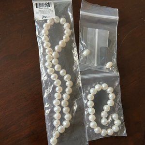 8.9 mm Freshwater white cultured pearl Rhodium over sterling silver set